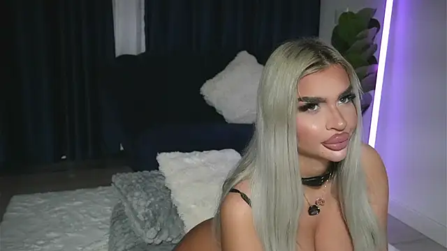 ChrystalCade online show from 07.03.26