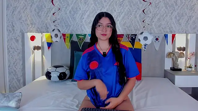 Snapshot of Vaalentina_Lux chatting on 06.17.26 Vaalentina Lux online show from 06.17.26