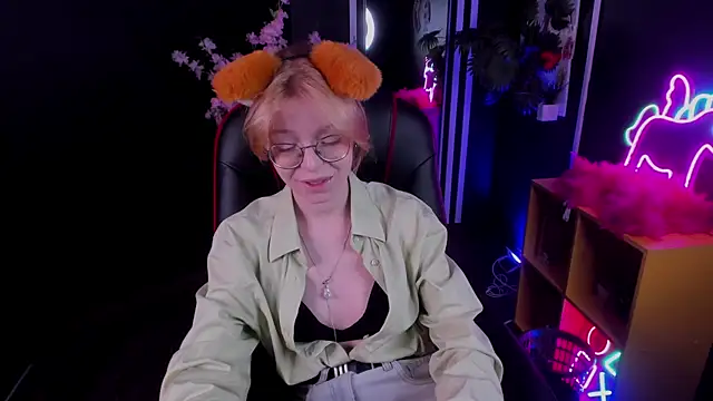 FoxxyyPolly online show from 06.17.26
