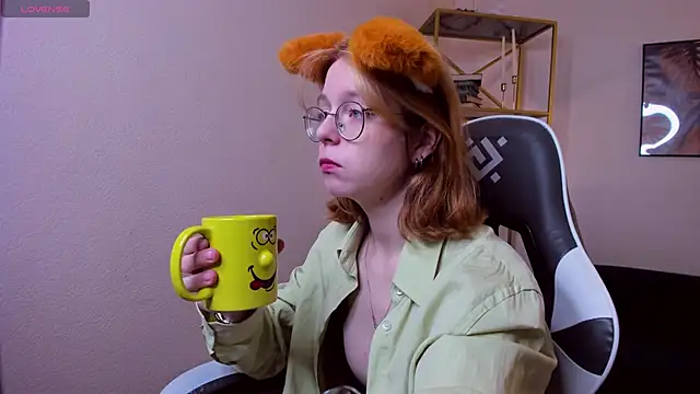 FoxxyyPolly online show from 06.19.26