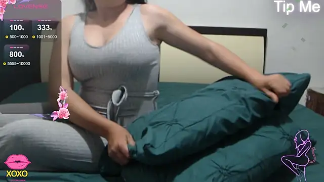 Snapshot of Brun3tt3n chatting on 04.06.26 Brun3tt3n online show from 04.06.26