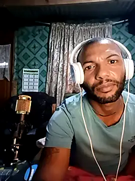 Snapshot of Camodick chatting on 01.27.25 Camodick online show from 01.27.25