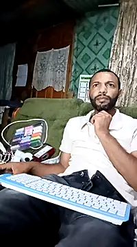 Snapshot of Camodick chatting on 03.19.25 Camodick online show from 03.19.25