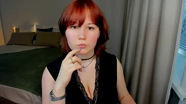 MiaLacrice online show from 05.29.26