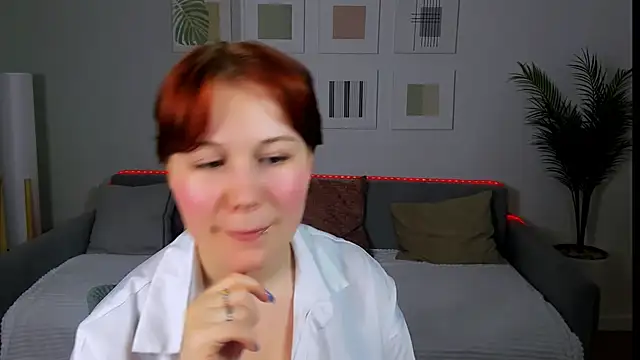 MiaLacrice online show from 05.30.26