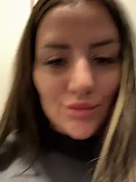 Snapshot of SophiePale chatting on 04.10.26 SophiePale online show from 04.10.26