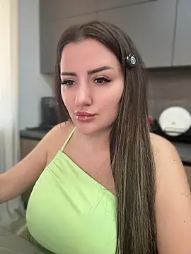 Snapshot of SophiePale chatting on 05.06.26 SophiePale online show from 05.06.26