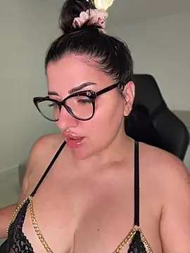 SophiePale online show from 07.16.26