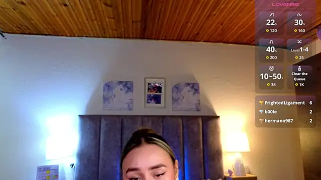 Victoria Hils online show from 07.14.26