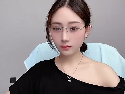  222Mia online show from 07.04.26