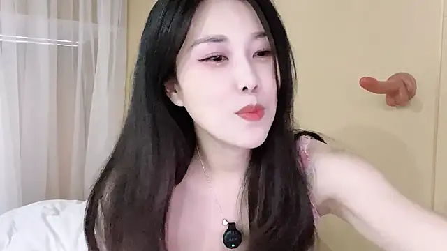 Snapshot of Emma_qiqi chatting on 05.22.26 Emma qiqi online show from 05.22.26