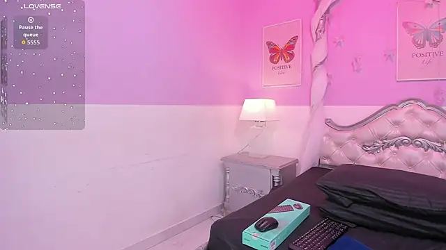 TaniaPierce online show from 07.11.26