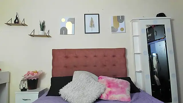Natalia Dahlia online show from 08.01.26