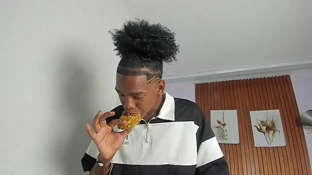 Afrowayuu online show from 05.20.26
