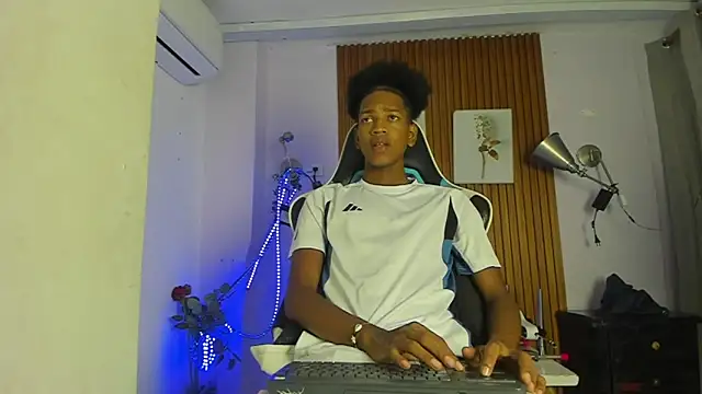 Afrowayuu online show from 06.05.26