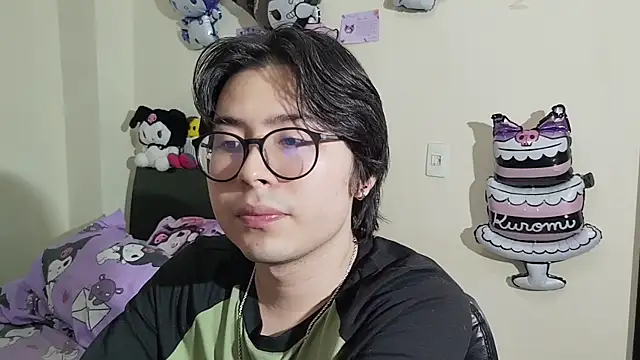 Snapshot of kuromi_boy chatting on 05.23.26 kuromi boy online show from 05.23.26