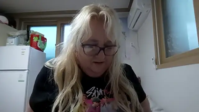 Monalissa729 online show from 05.17.26