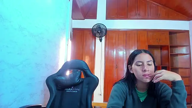 Soffy and Emily online show from 06.04.26