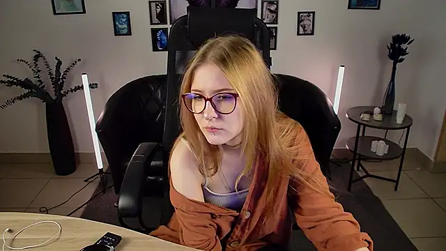 lanafitch online show from 06.14.26