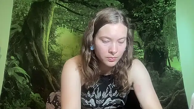 Snapshot of mo0ngoddess chatting on 06.06.26 mo0ngoddess online show from 06.06.26