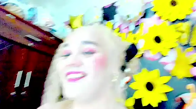 Snapshot of DirtyKhloy chatting on 03.20.25 DirtyKhloy online show from 03.20.25