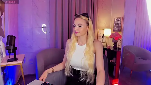 Mila  Lux online show from 05.25.26