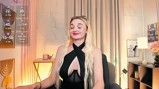 Snapshot of Mila__Lux chatting on 06.16.26 Mila Lux online show from 06.16.26