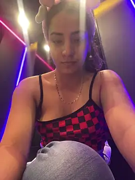 Bella-Saint online show from 05.25.26