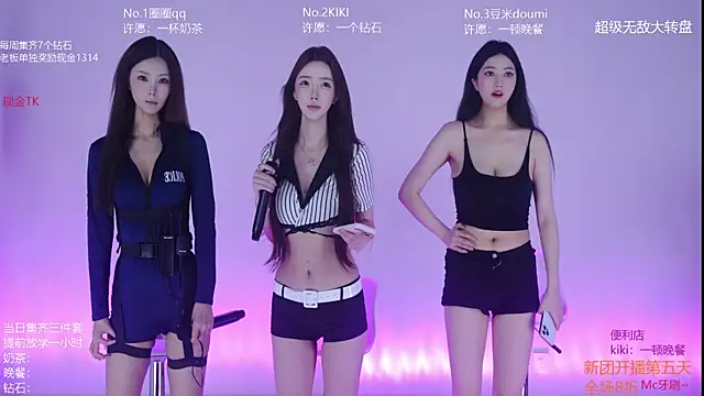 Snapshot of Velvet-Girls111 chatting on 05.22.26 Velvet-Girls111 online show from 05.22.26