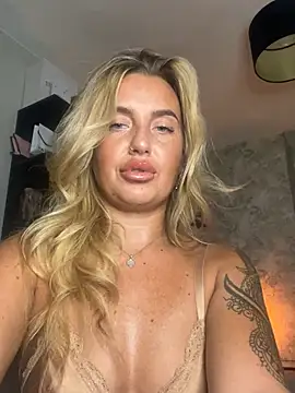 CharlottemilfUKx online show from 06.02.26