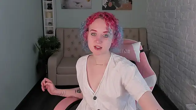 Snapshot of ScarlettSparkss chatting on 05.14.26 ScarlettSparkss online show from 05.14.26