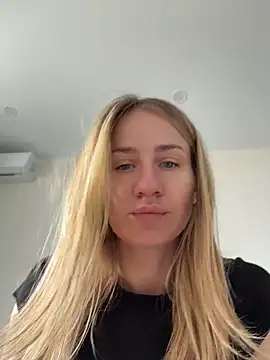Snapshot of AnnaMist_ chatting on 05.30.26 AnnaMist online show from 05.30.26