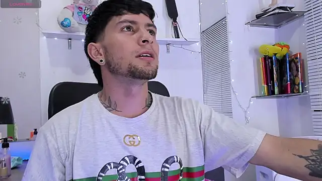 StefanoBigCock online show from 05.21.26