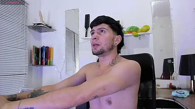 StefanoBigCock online show from 05.23.26
