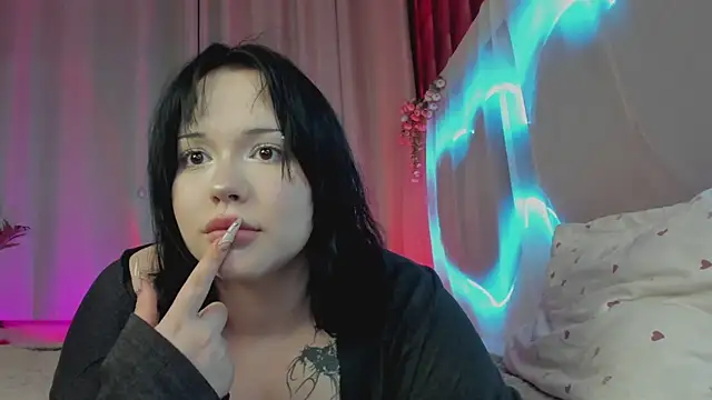 KittyNuarr online show from 07.07.26