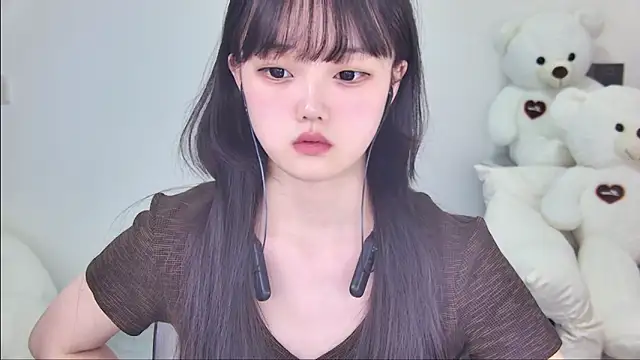 Evil-Bunny007 online show from 06.10.26