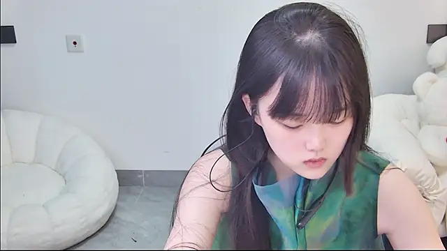 Evil-Bunny007 online show from 06.12.26