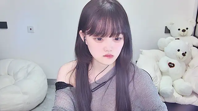 Evil-Bunny007 online show from 06.18.26
