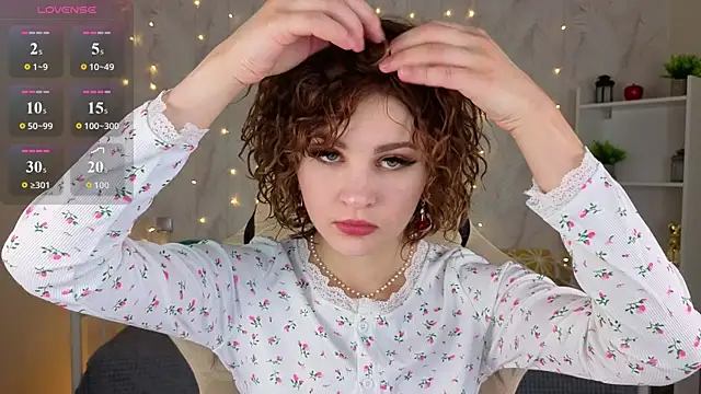 Snapshot of Kira__Fluffy chatting on 07.15.26 Kira Fluffy online show from 07.15.26