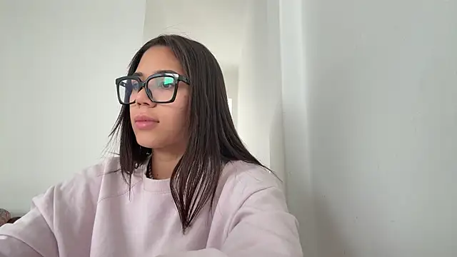 Snapshot of QueeNataly chatting on 05.18.26 QueeNataly online show from 05.18.26