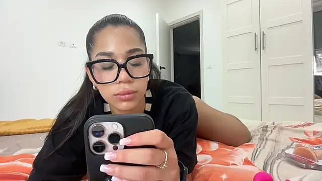 Snapshot of QueeNataly chatting on 06.04.26 QueeNataly online show from 06.04.26