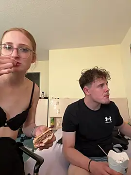 LauraundSteve  online show from 07.10.26