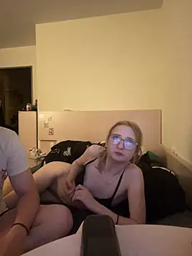 LauraundSteve  online show from 07.16.26