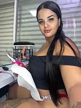 Snapshot of BigAssBadBitchh chatting on 06.17.26 BigAssBadBitchh online show from 06.17.26