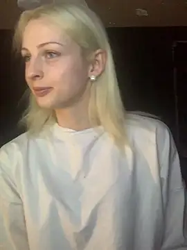 ElsaSnowxox online show from 05.22.26