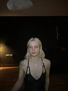 ElsaSnowxox online show from 05.28.26