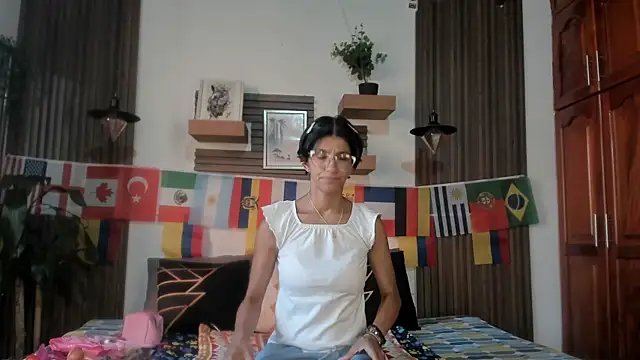 Snapshot of Evaa_campbell chatting on 06.24.26 Evaa campbell online show from 06.24.26