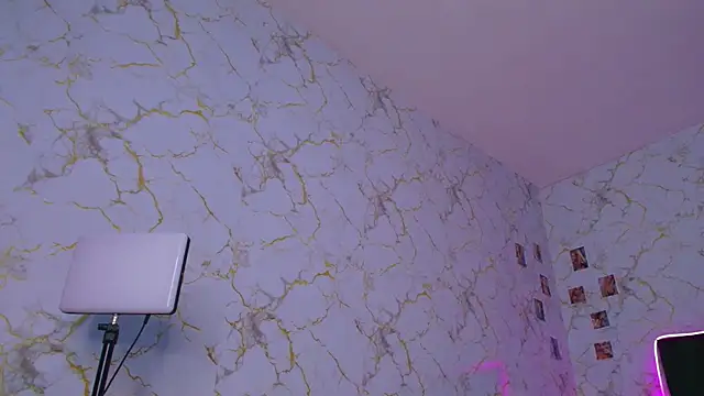 cinniaa  online show from 06.25.26