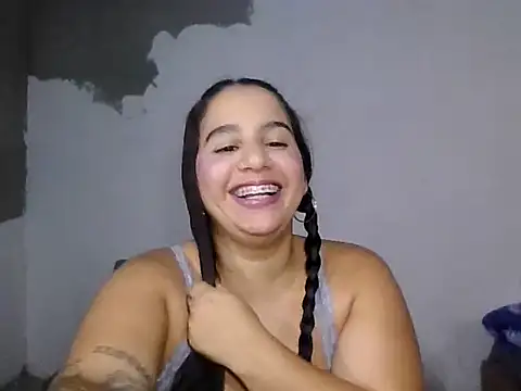Snapshot of tifanny27 chatting on 05.18.26 tifanny27 online show from 05.18.26