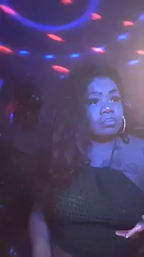 Snapshot of NailGoddessnow chatting on 01.25.25 NailGoddessnow online show from 01.25.25